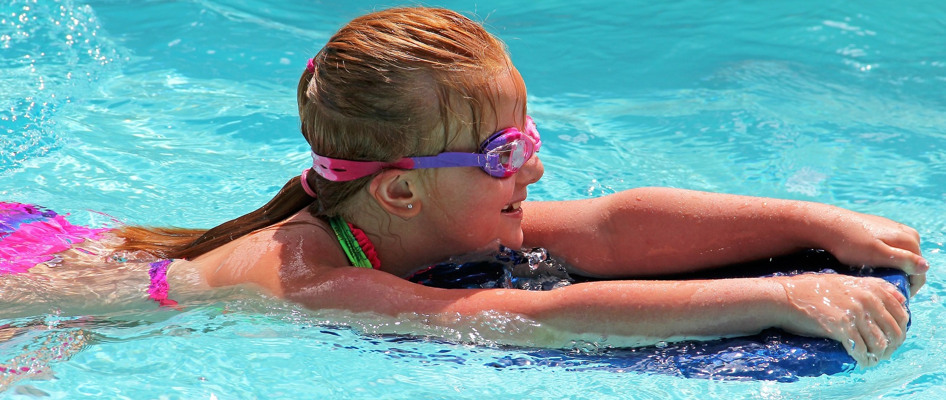 swimming-170608_1920.jpg